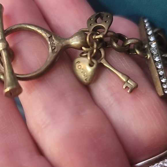 Fossil brand clear crystal bracelet with charms toggle closure brass colored - Picture 7 of 10